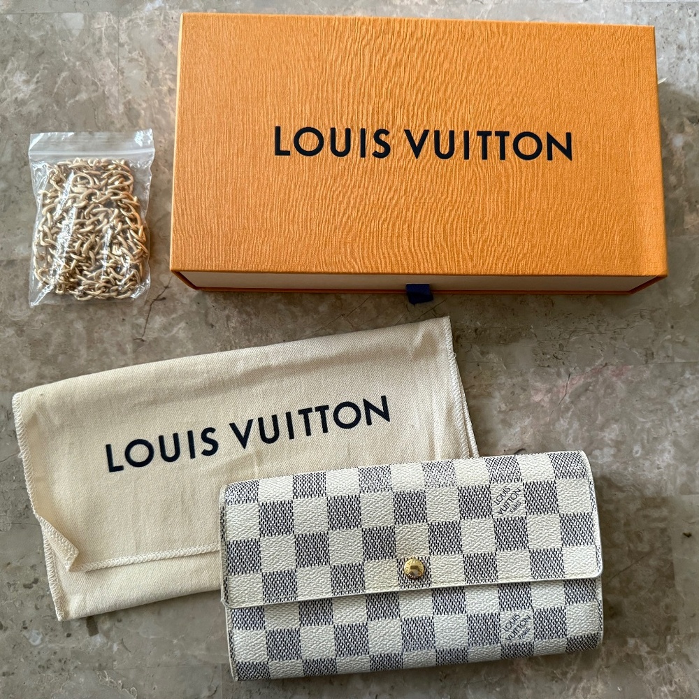 Authentic Louis Vuitton Damier White Wallet